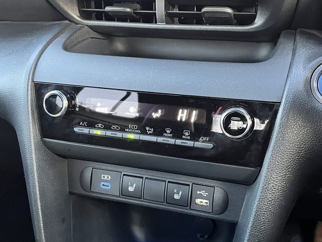 TOYOTA YARIS CROSS HYBRID 2023 Image 31