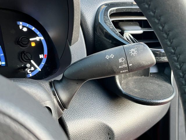 TOYOTA YARIS CROSS HYBRID 2023 Image 31