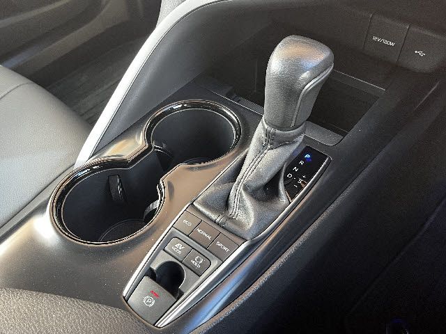 TOYOTA CAMRY HYBRID 2020 Image 31