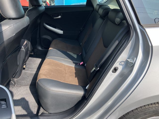 TOYOTA PRIUS 2012 Image 31