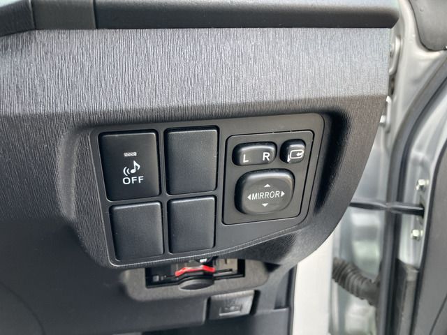 TOYOTA PRIUS 2012 Image 31