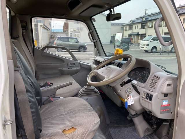 HINO DUTRO 2004 Image 31