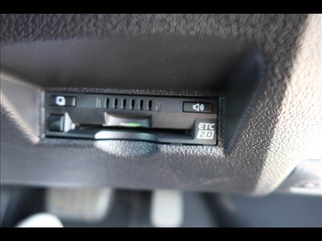 TOYOTA PRIUS 2020 Image 31