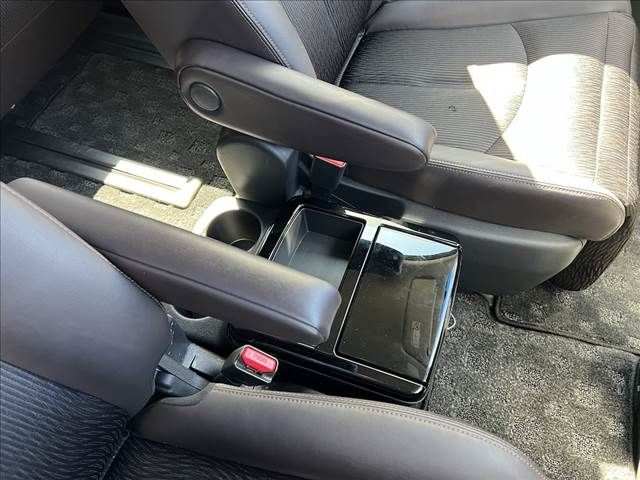 NISSAN ELGRAND 2024 Image 31