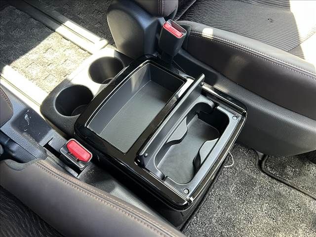 NISSAN ELGRAND 2024 Image 31