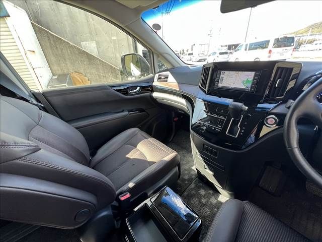 NISSAN ELGRAND 2024 Image 31