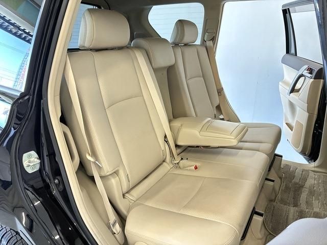 TOYOTA LANDCRUISER PRADO 2023 Image 31