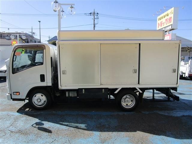 ISUZU  2014 Image 31