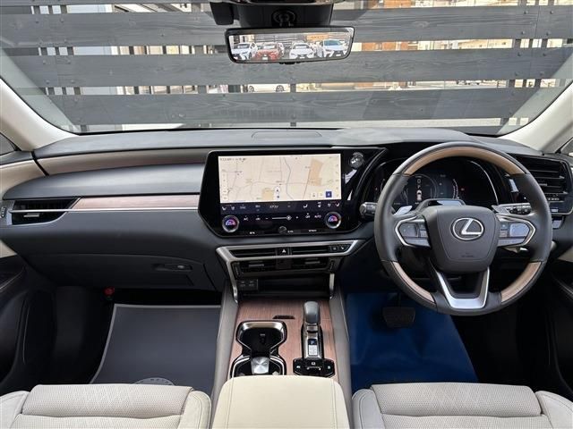 TOYOTA LEXUS RX350H 2023 Image 31