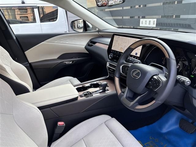 TOYOTA LEXUS RX350H 2023 Image 31