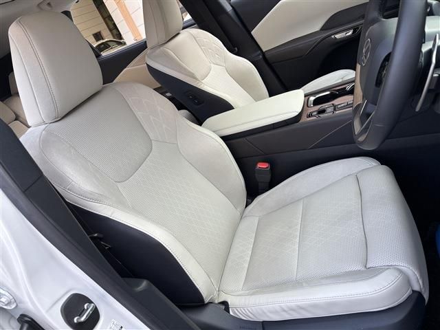 TOYOTA LEXUS RX350H 2023 Image 31