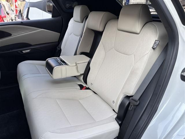 TOYOTA LEXUS RX350H 2023 Image 31