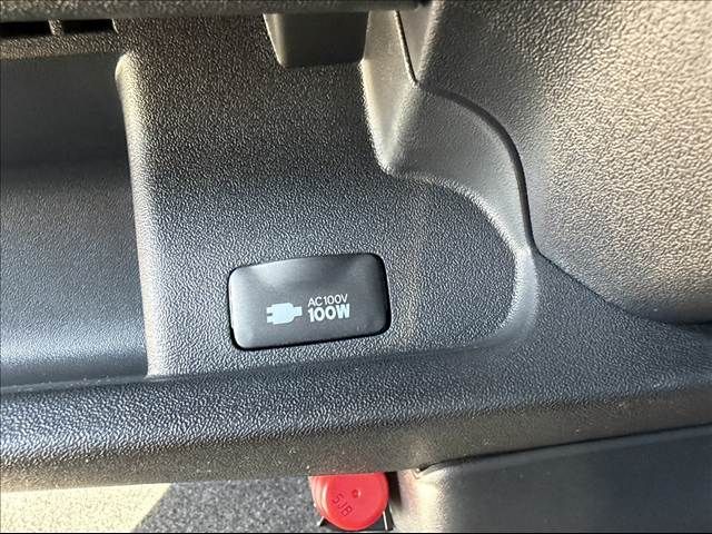 TOYOTA HIACE VAN 2WD 2026 Image 31