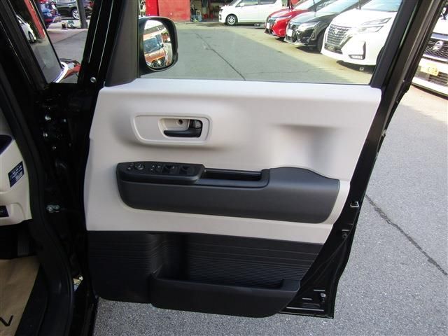 HONDA N BOX 2024 Image 31