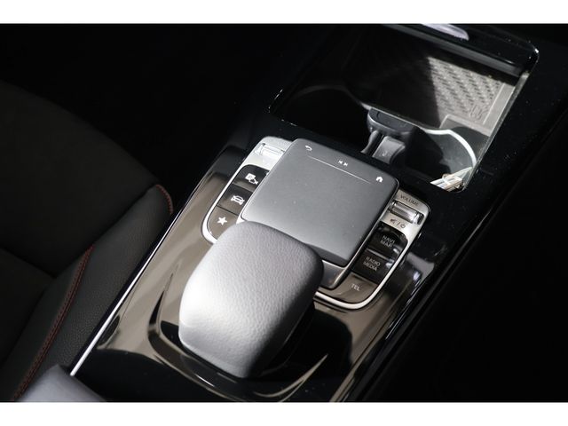 MERCEDES BENZ A CLAS 2020 Image 31