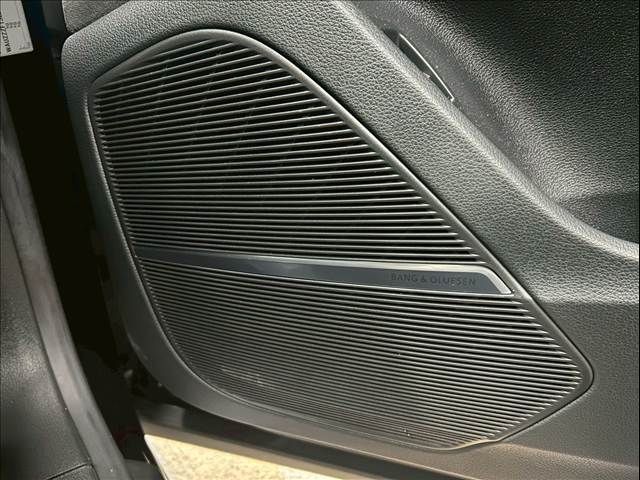 AUDI Q8 2020 Image 31