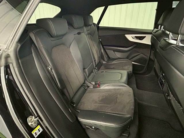 AUDI Q8 2020 Image 31