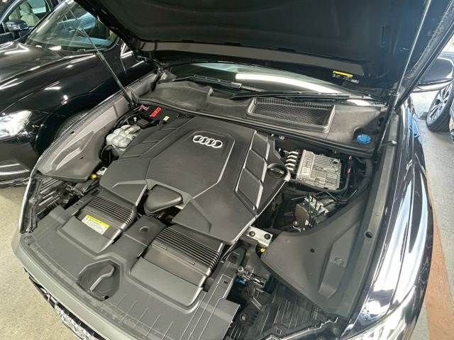 AUDI Q8 2020 Image 31