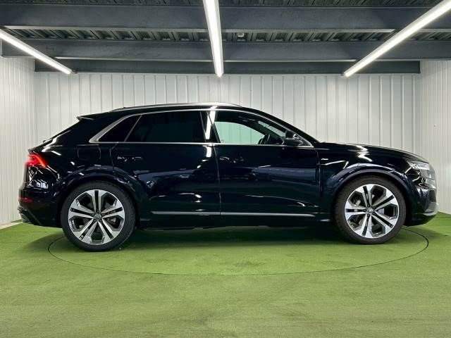 AUDI Q8 2020 Image 31