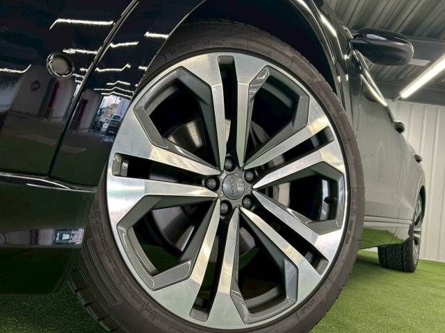 AUDI Q8 2020 Image 31