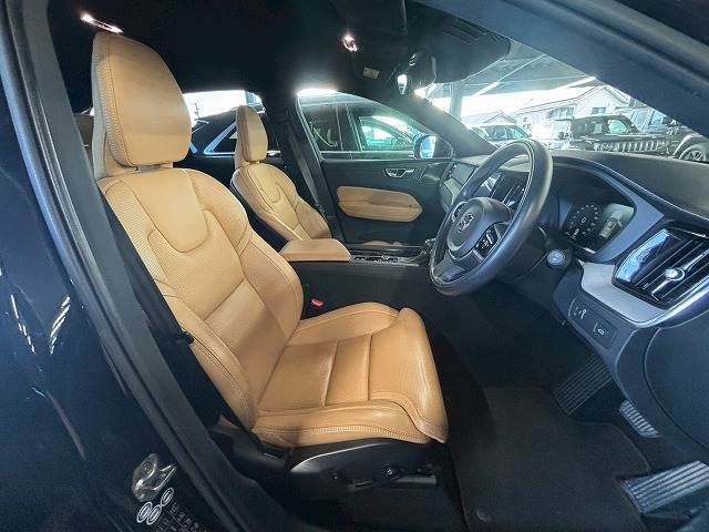 VOLVO XC60 2018 Image 31