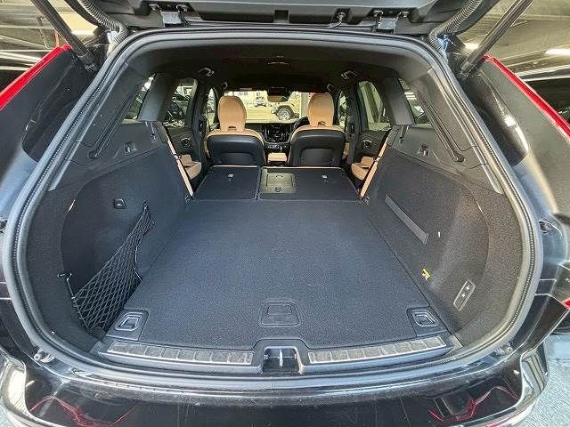 VOLVO XC60 2018 Image 31