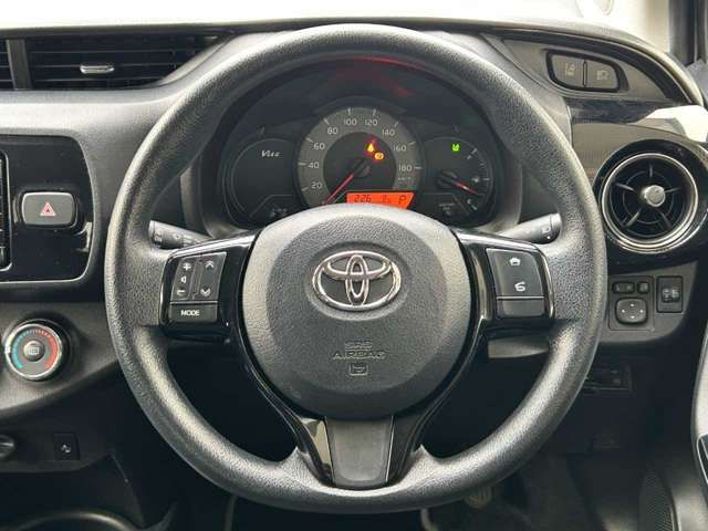 TOYOTA VITZ 2018 Image 31