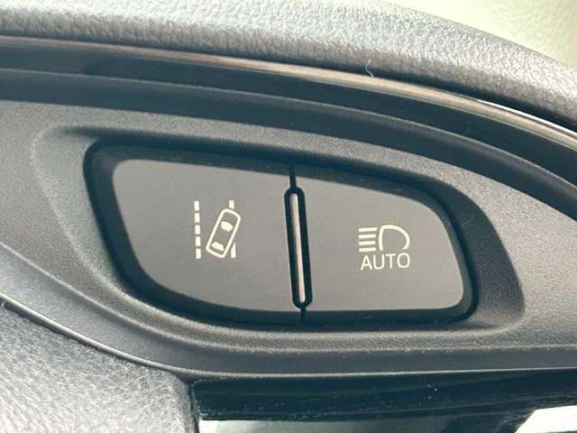 TOYOTA VITZ 2018 Image 31