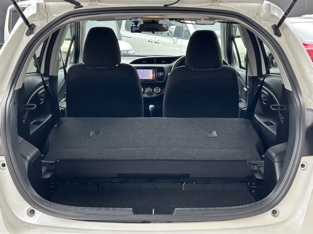 TOYOTA VITZ 2018 Image 31