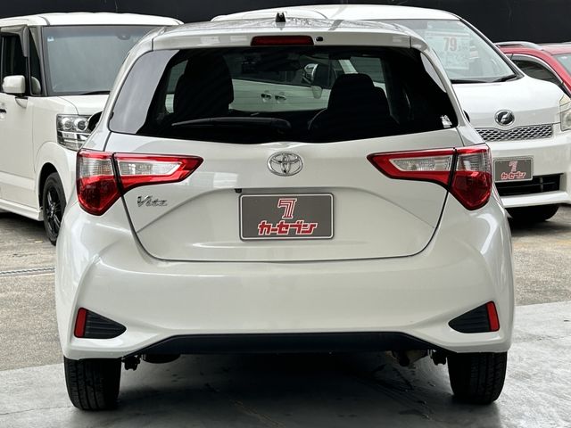 TOYOTA VITZ 2018 Image 31