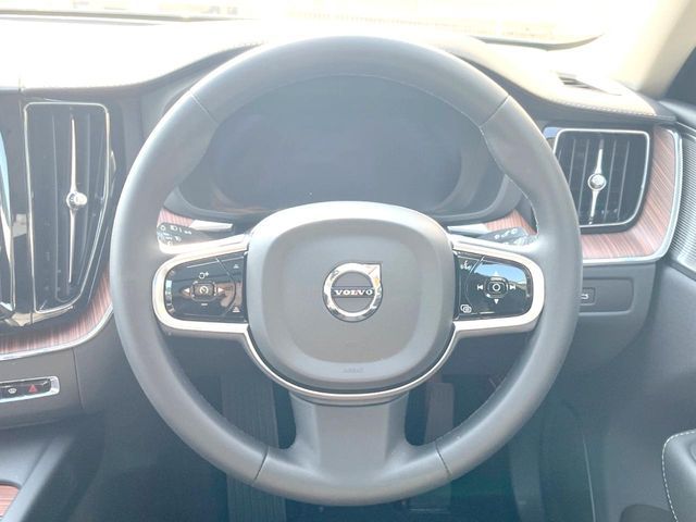 VOLVO XC60 2024 Image 31