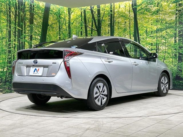 TOYOTA PRIUS 2016 Image 31
