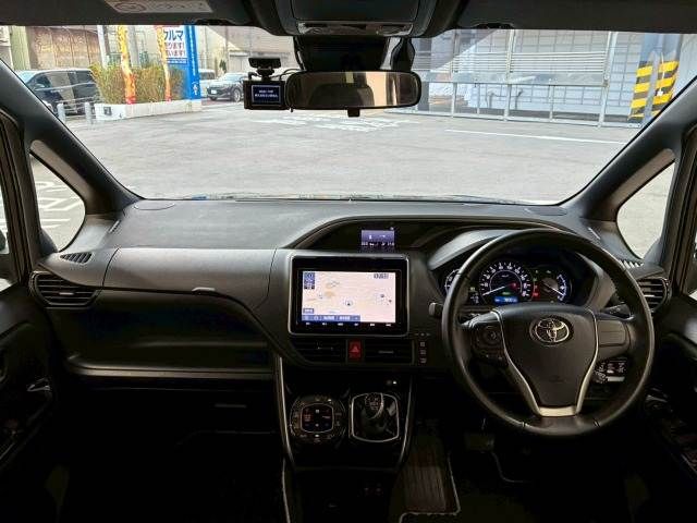 TOYOTA VOXY HYBRID 2020 Image 31