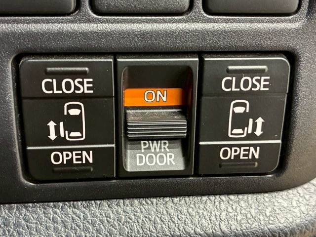 TOYOTA VOXY HYBRID 2020 Image 31