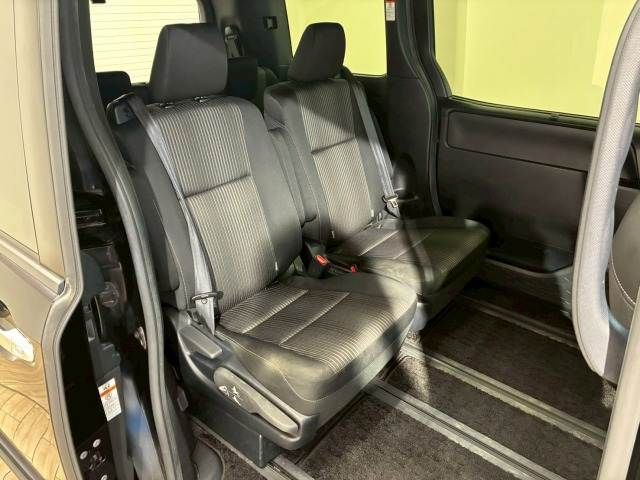 TOYOTA VOXY HYBRID 2020 Image 31