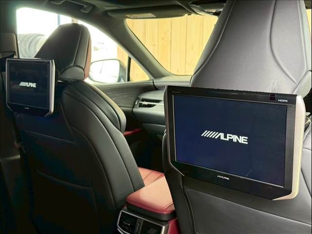 TOYOTA LEXUS RX500H 2023 Image 31