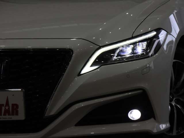 TOYOTA CROWN SEDAN HYBRID 2018 Image 31