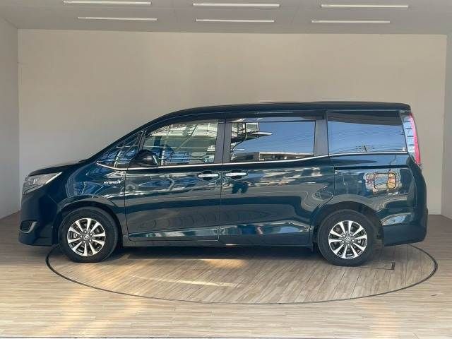 TOYOTA ESQUIRE HYBRID 2019 Image 31
