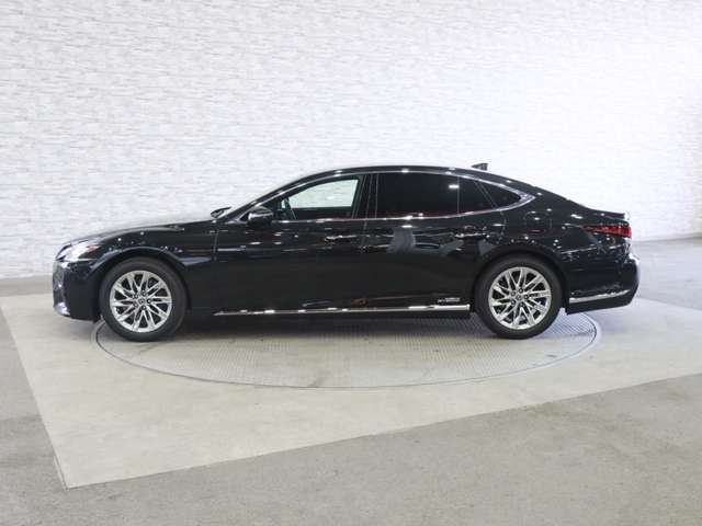 TOYOTA LEXUS LS500H 2018 Image 31