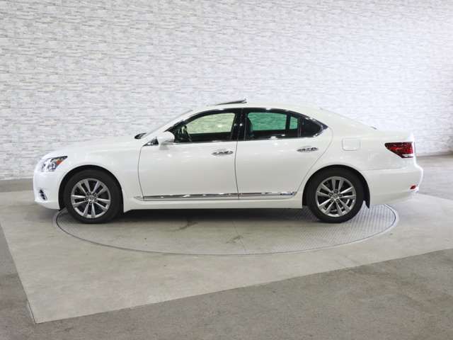 TOYOTA LEXUS LS600H 2016 Image 31