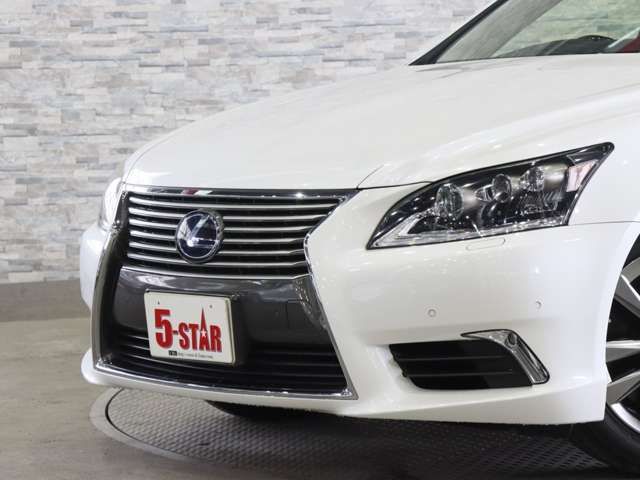 TOYOTA LEXUS LS600H 2016 Image 31