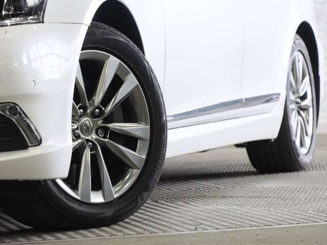 TOYOTA LEXUS LS600H 2016 Image 31