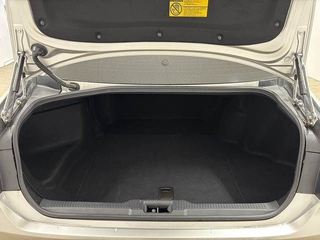 TOYOTA CROWN SEDAN HYBRID 2018 Image 31