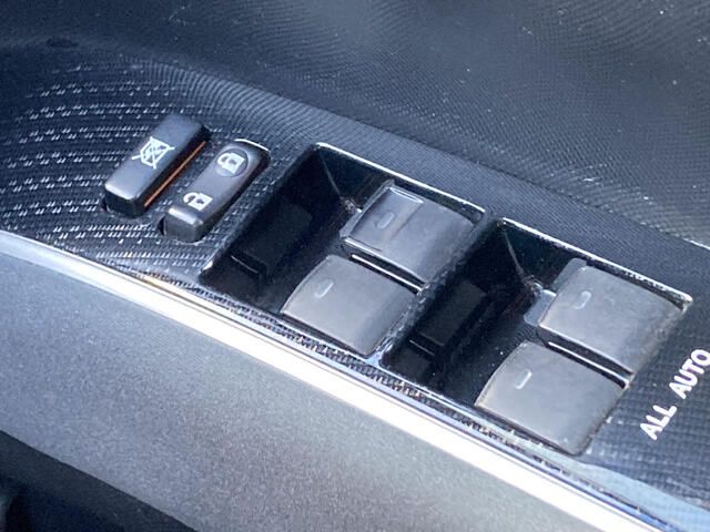 TOYOTA ESTIMA  4WD 2015 Image 31