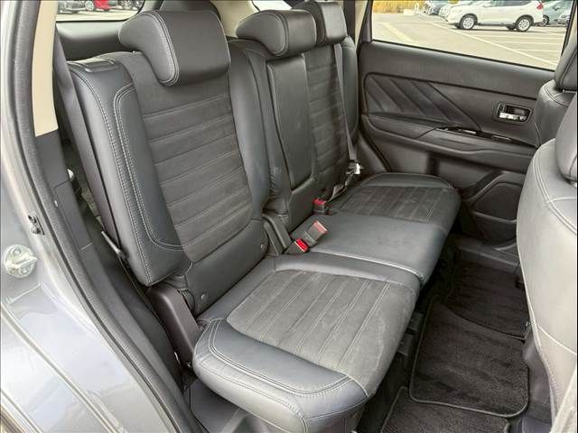 MITSUBISHI OUTLANDER PHEV 2018 Image 31