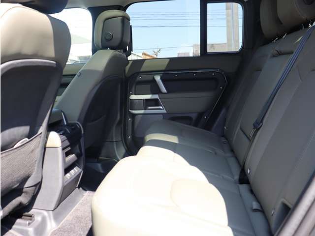 ROVER DEFENDER 2024 Image 31