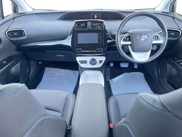 TOYOTA PRIUS 2016 Image 31