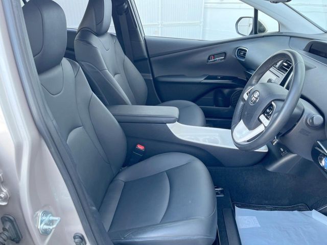 TOYOTA PRIUS 2016 Image 31