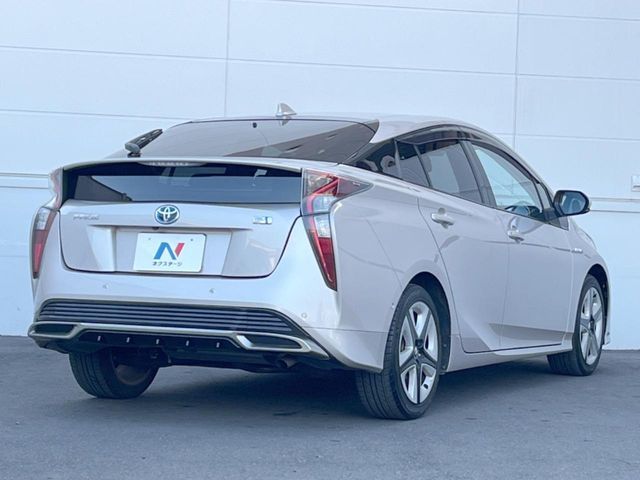 TOYOTA PRIUS 2016 Image 31