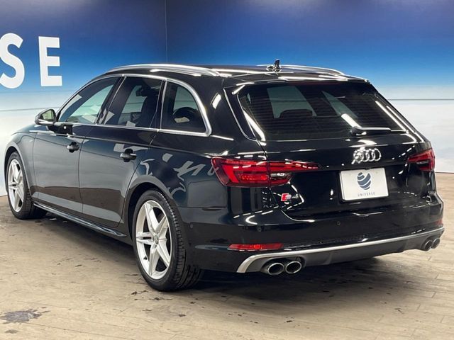 AUDI S4 AVANT 2018 Image 31